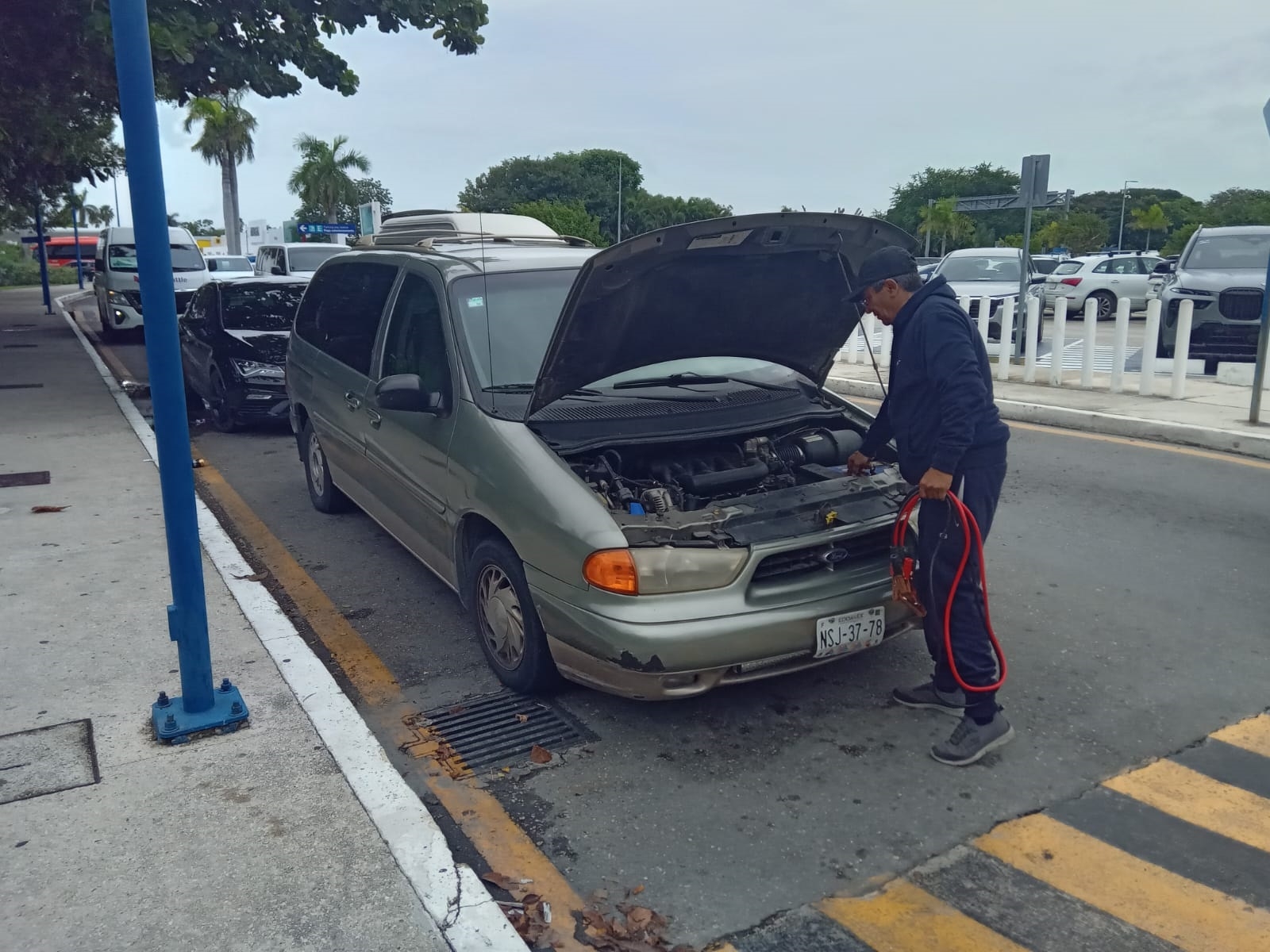 Cancún: Hombre viaja más de mil kilómetros desde la CDMX para rescatar su camioneta