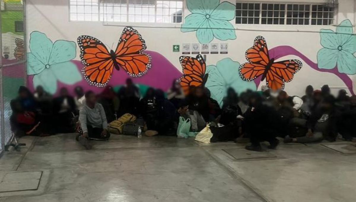 Localizan a 102 migrantes africanos en Oaxaca; detienen a tres 'polleros'