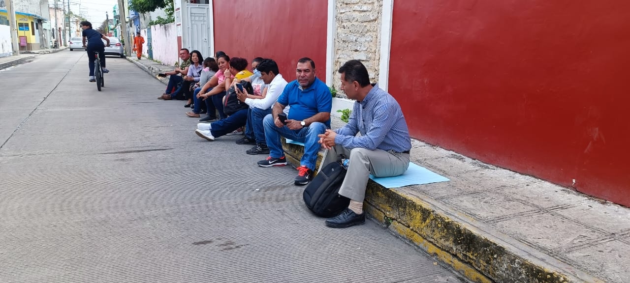 Suman 24 horas del bloqueo en la Junta de Conciliación de Ciudad del Carmen: EN VIVO