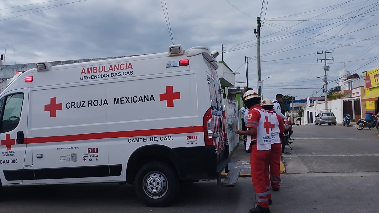 Motociclista resulta lesionado tras impactarse con un automóvil en Campeche