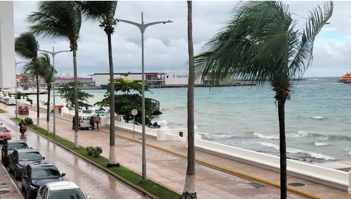 Navieras en Cozumel anuncian retrasos en rutas a Playa del Carmen por fuerte oleaje