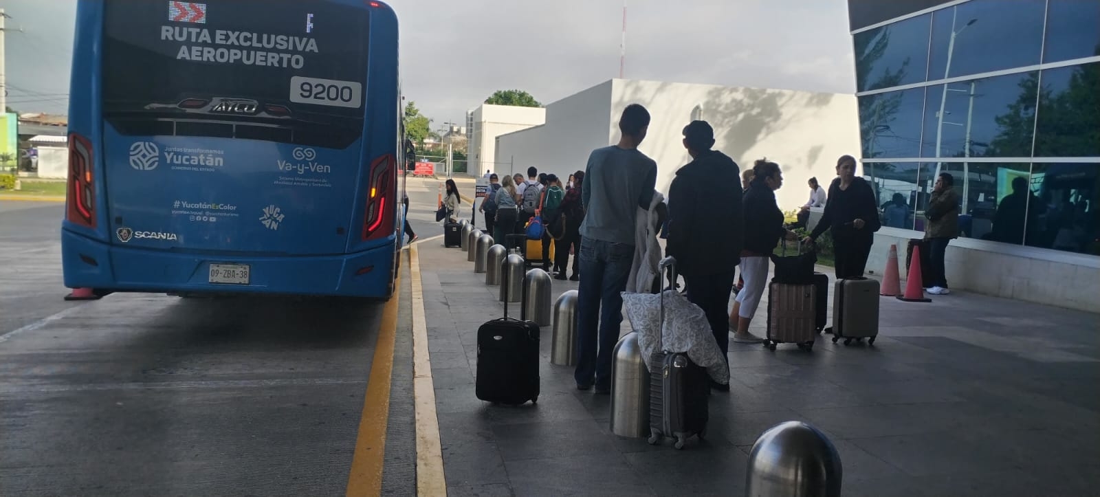 Viajeros abarrotan los vuelos de Monterrey y Guadalajara a Mérida