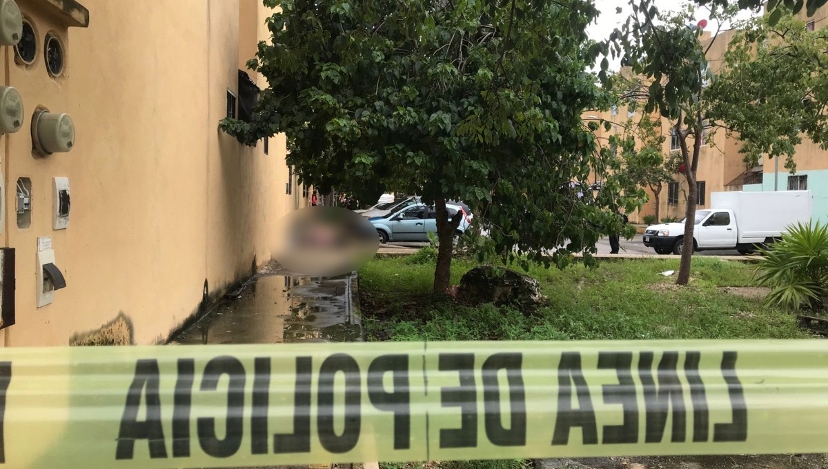 Sicario asesina de un balazo en la cabeza a un hombre en la puerta de su casa en Cancún