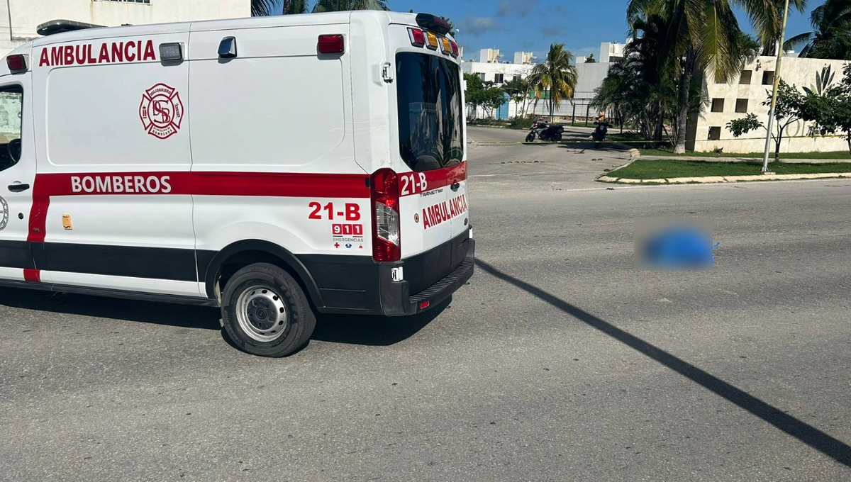 Motociclista muere al ser arrollado por una camioneta en Playa del Carmen