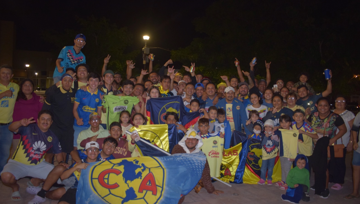 Aficionados del América en Progreso festejan con una caravana el campeonato