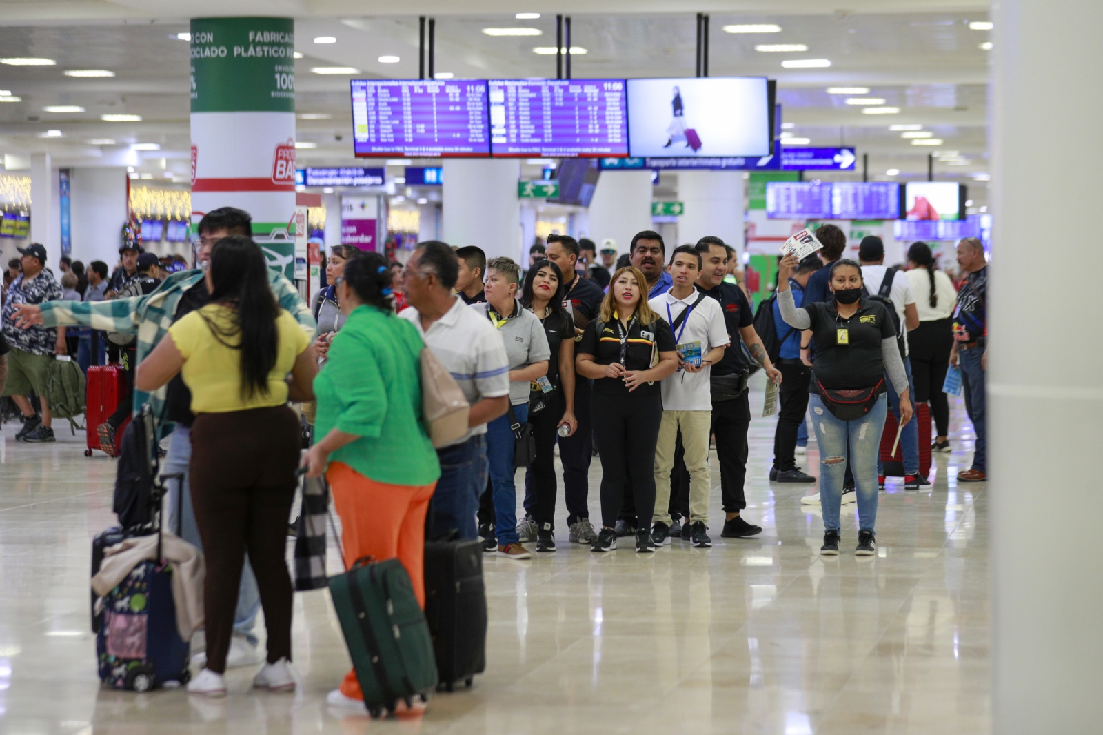 Aeropuerto de Cancún espera repunte de turistas ante las fiestas decembrinas