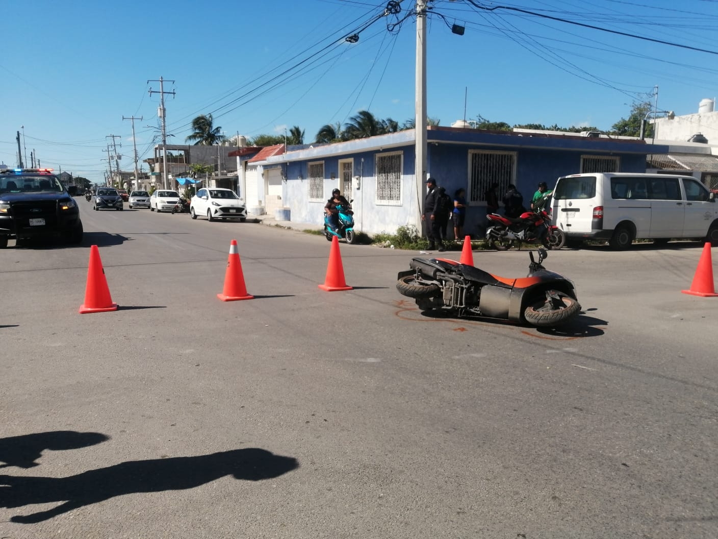 Empleada del Ayuntamiento de Progreso protagoniza accidente contra una motociclista