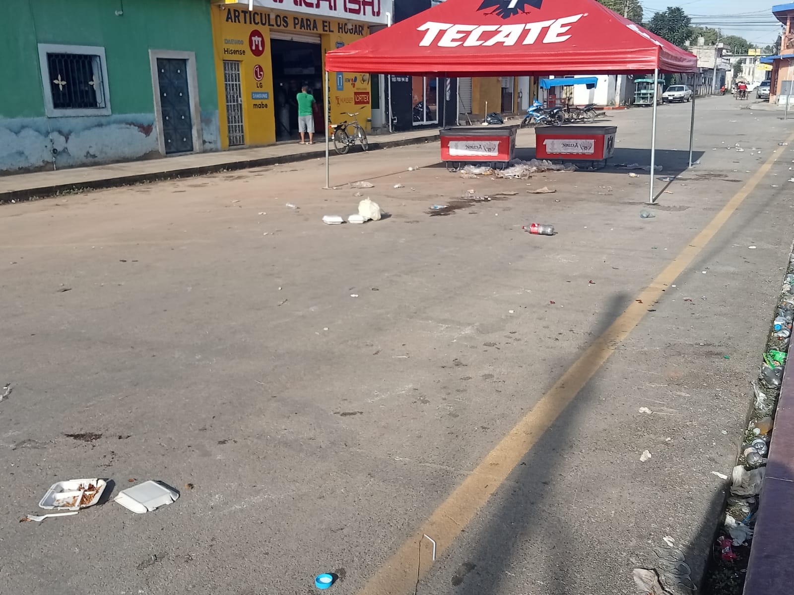 Lleno de basura quedaron las calles en José María Morelos