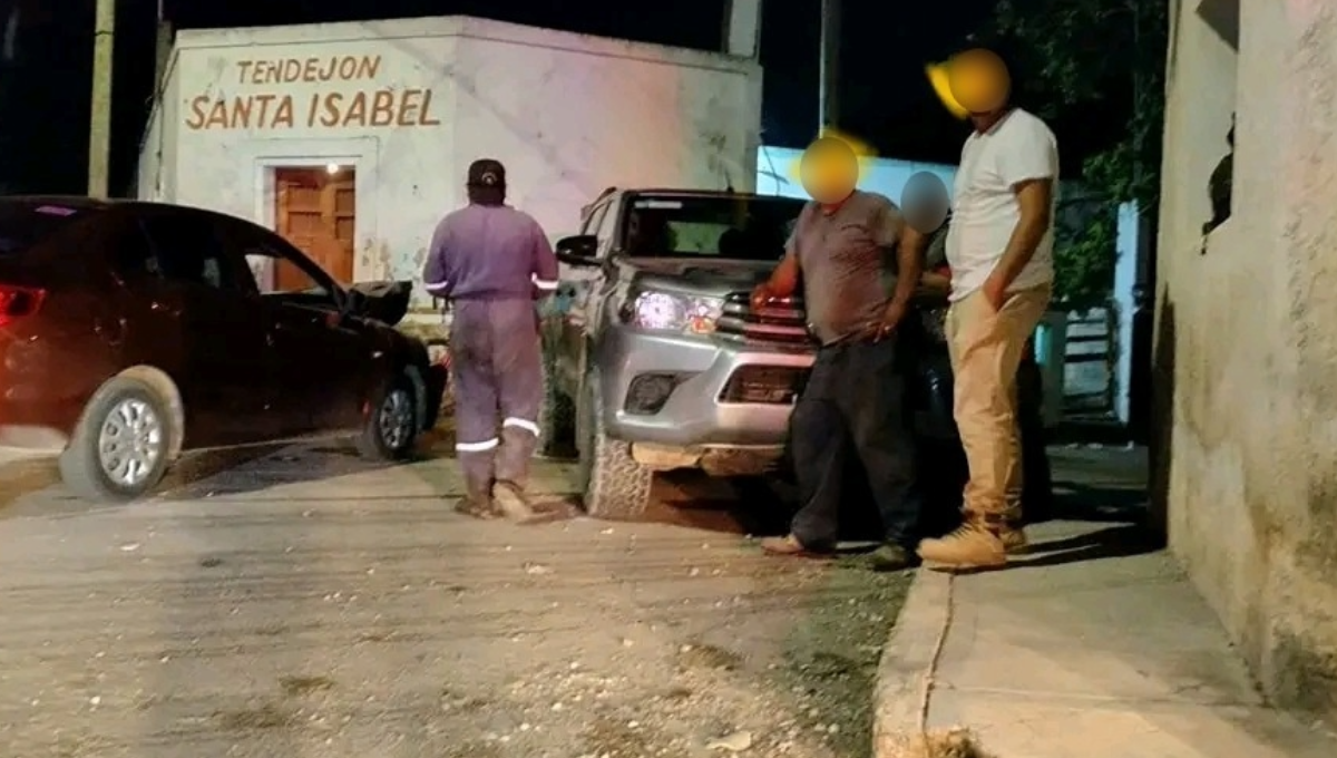 Choque entre camioneta y automóvil deja a un lesionado en Valladolid