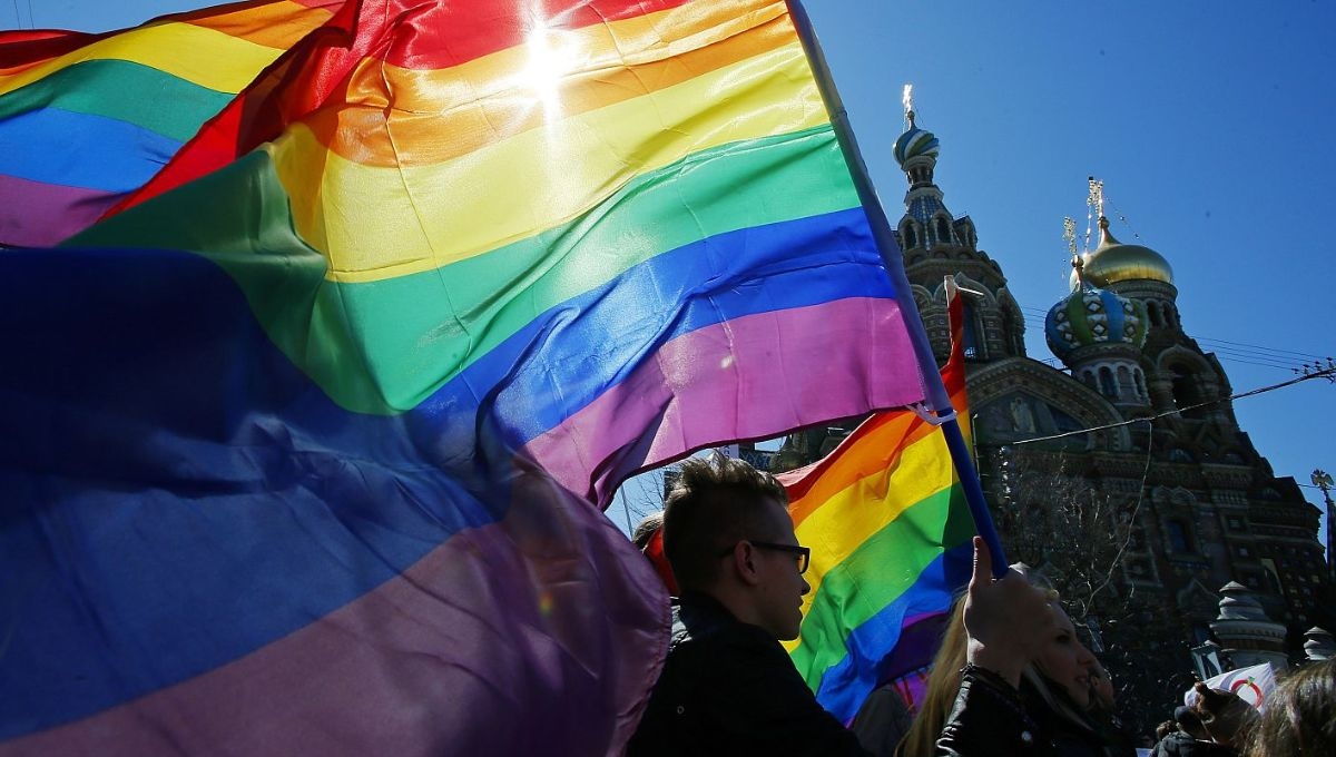 Policía de Rusia realiza redadas en bares gay de Moscú