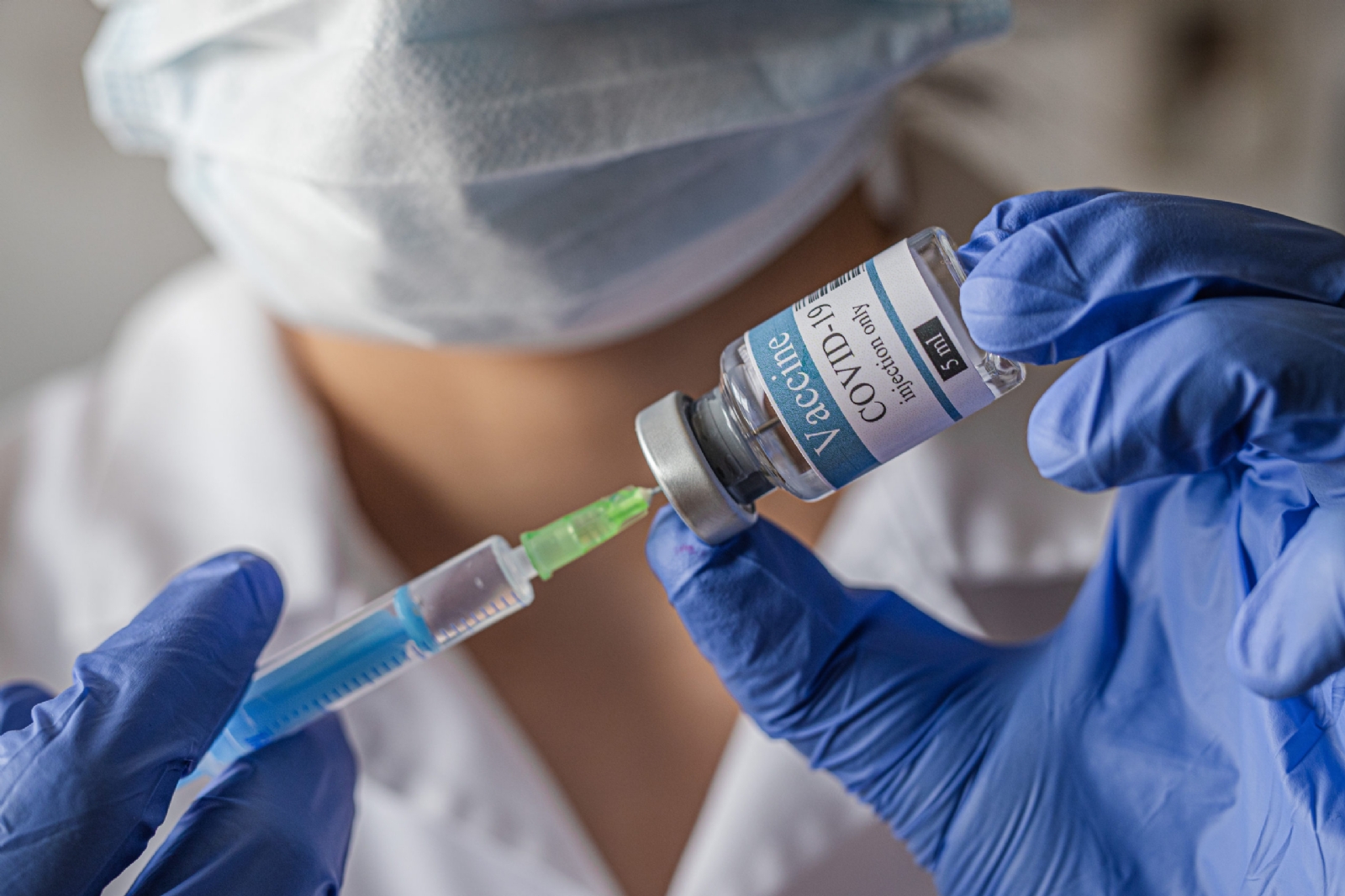 Vacuna anti-COVID19 se vende en farmacias de México