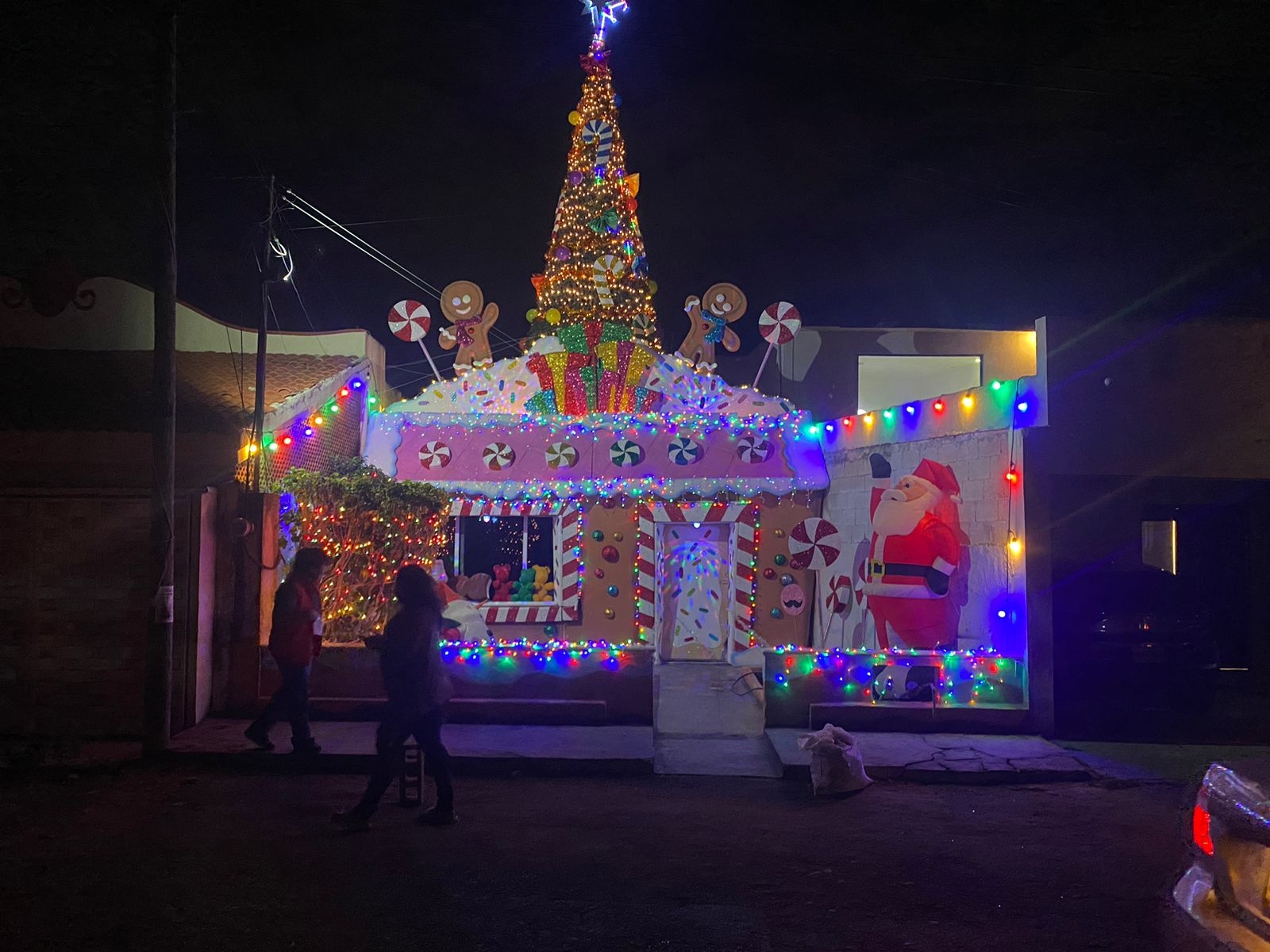 Casa de Jengibre ilumina la Navidad en Mérida: EN VIVO