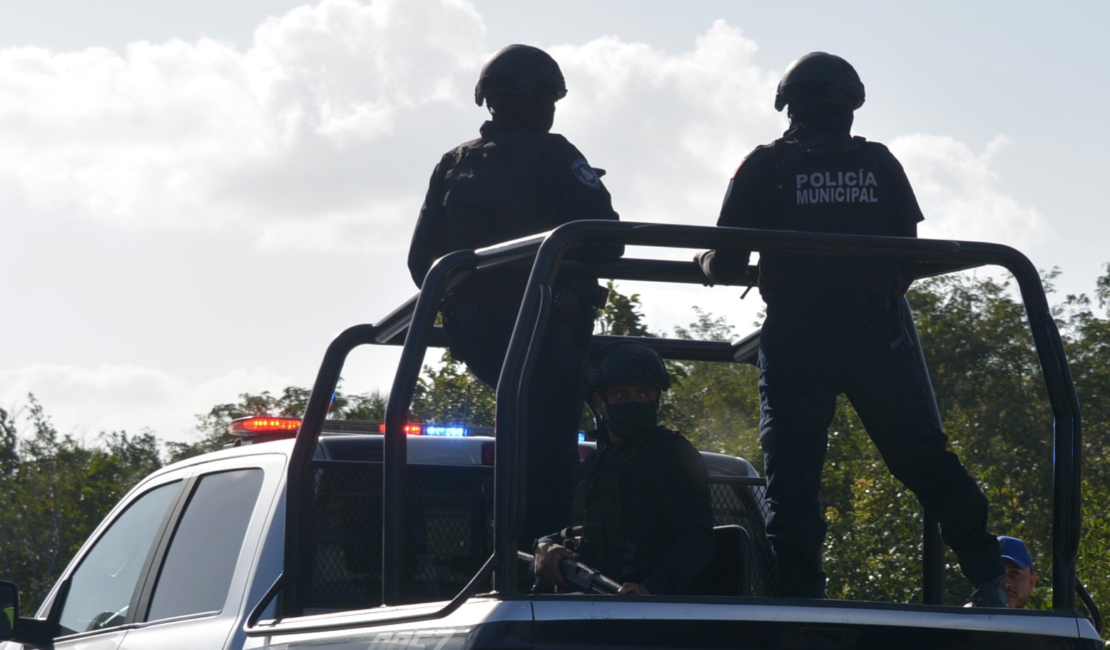 Cancún, se queda sin policías; hay más renuncias que contrataciones