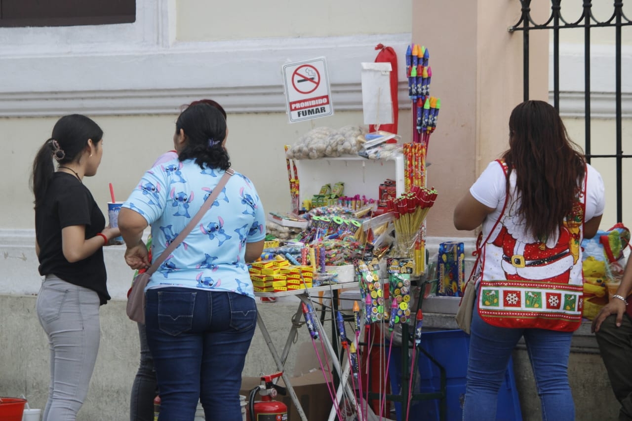 Arranca venta de pirotecnia en el Centro de Mérida: EN VIVO