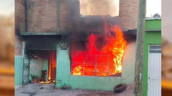 La casa ardió con tres mujeres dentro en San Luis Potosí