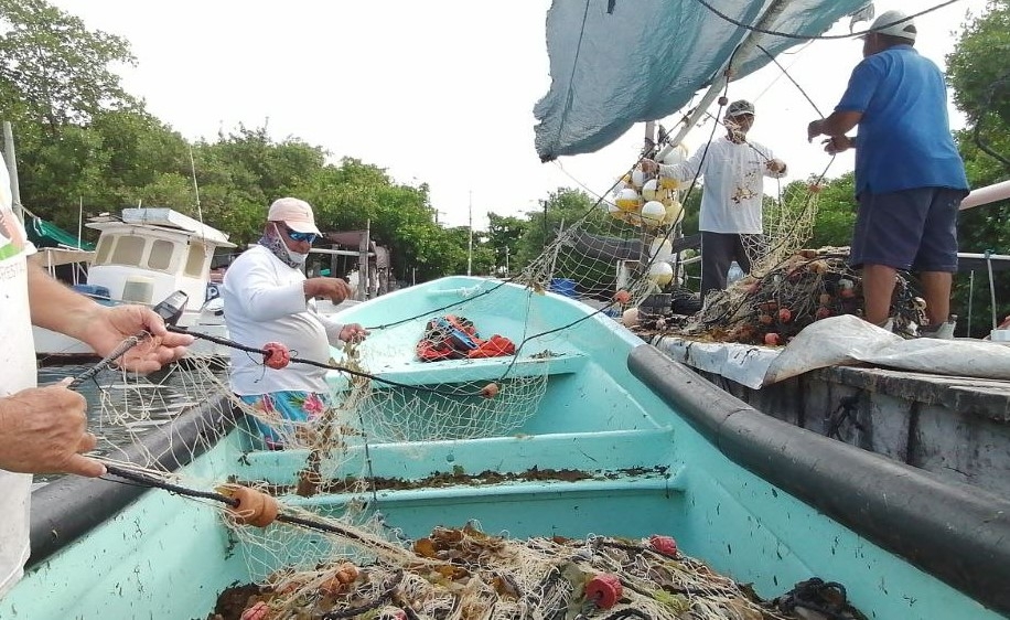 Festejos de Nochebuena dejan a Isla Mujeres sin pescadores ni langosta