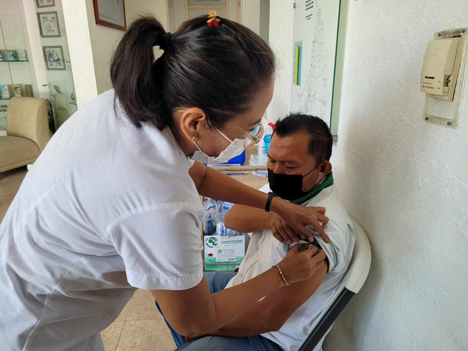 Secretaría de Salud de Campeche carece de autorización para aplicar vacunas de Pfizer o Moderna