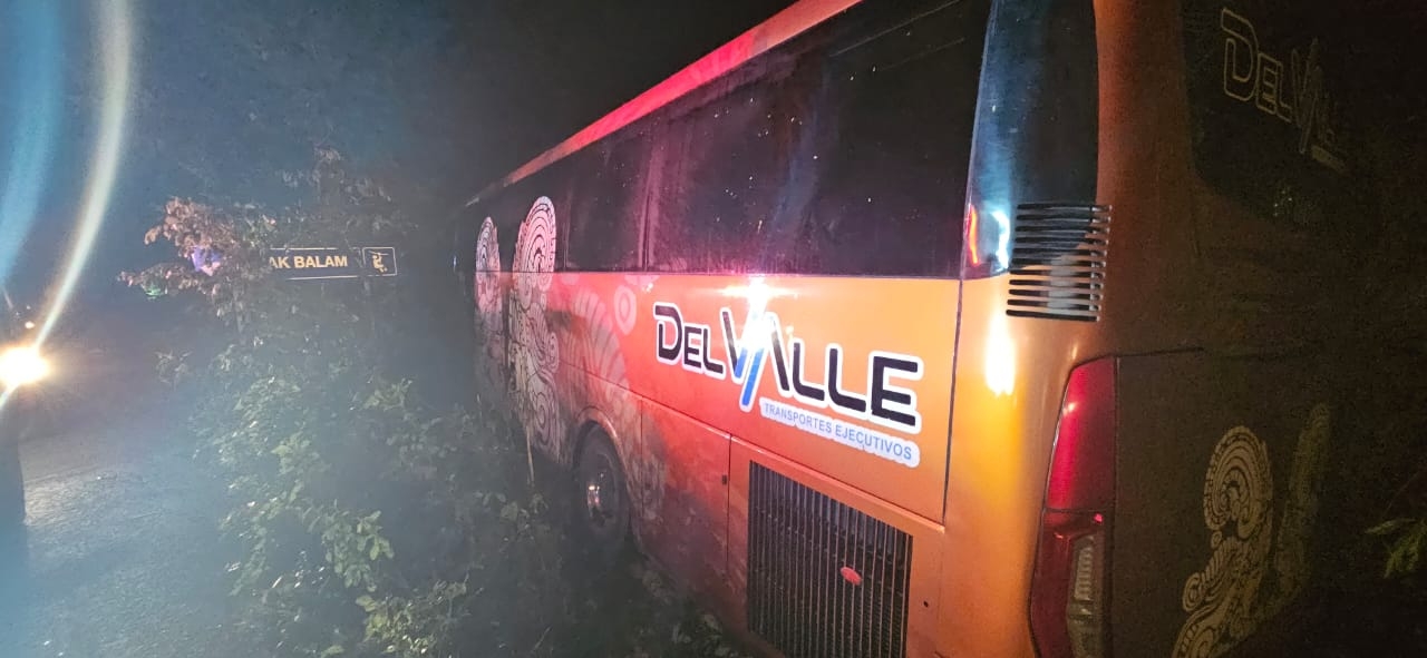 Muere en accidente conductor de Autobuses Del Valle en Puerto Morelos