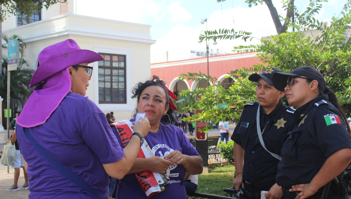 Mujeres exhiben a deudores alimenticios en los mercados de Mérida