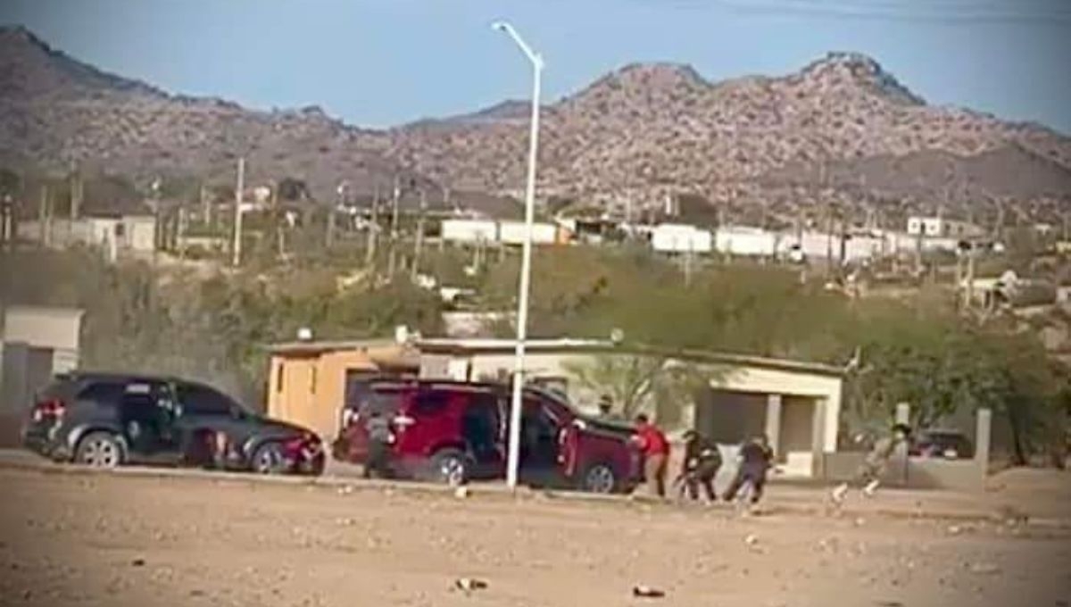 Usuarios de redes sociales compartieron los intensos enfrentamientos ocurridos en Sonoyta, Sonora, entre un grupo delictivo y fuerzas federales