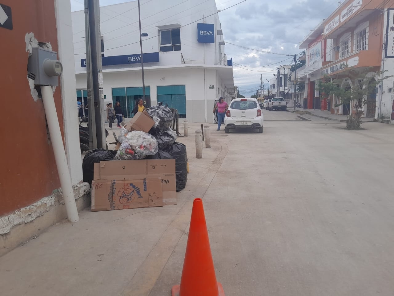 Vecinos de Escárcega recibirán el 2024 'entre la basura'; denuncian falta del servicio de recolección