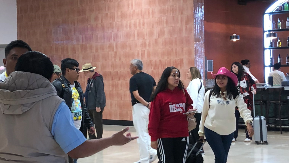Aeropuerto de Mérida: Retornan los fanáticos yucatecos de RBD