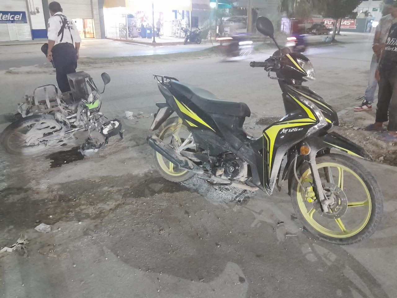 Choque de motocicletas deja un lesionado en Escárcega, Campeche