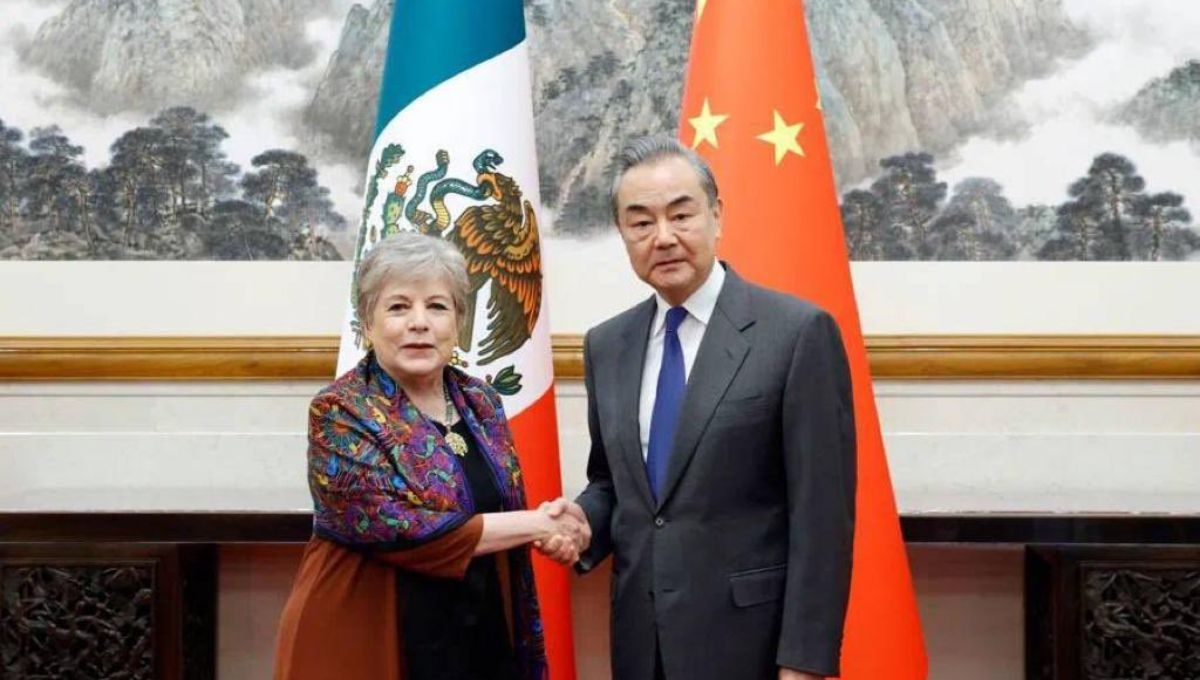 La Canciller Alicia Bárcena sostuvo una reunión con el ministro de Relaciones Exteriores de China, Wang Yi, en su vista a Pekín