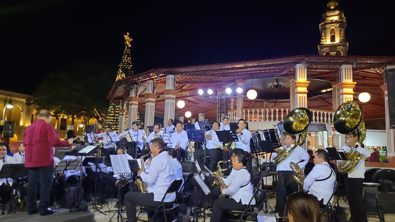 Realizan concierto navideño en la Plaza Independencia de Campeche: EN VIVO