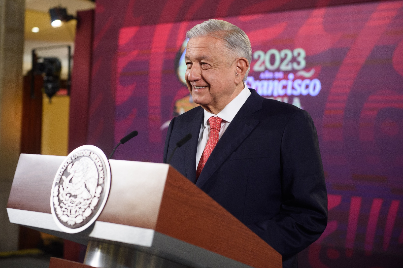 Andrés Manuel López Obrador señaló que se debe garantizar la libre expresión de las ideas, a propósito de la detención de Alfredo Jalife