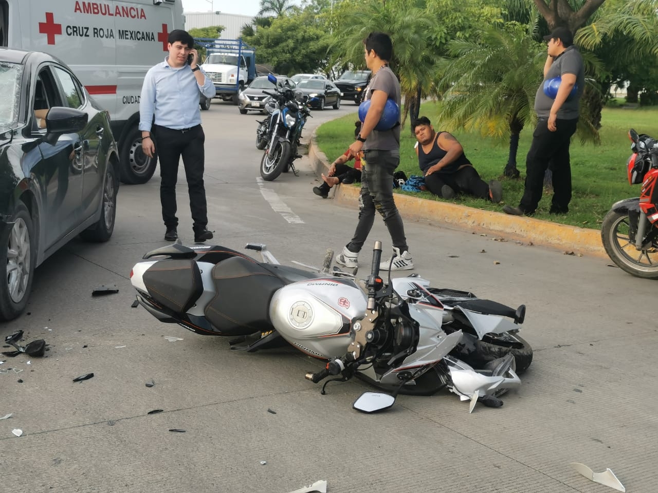 Conductora atropella a una pareja de motociclistas en Ciudad del Carmen