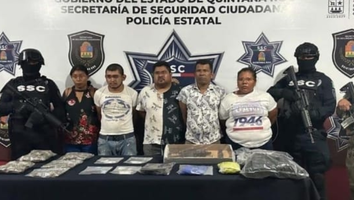Los cinco detenidos fueron trasladados a la Fiscalía Especializada en Combate al Narcomenudeo