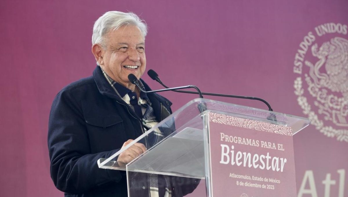 Andrés Manuel López Obrador visitó Atlacomulco en el Estado de México para informar que en 2024 habrá aumento de apoyos del Programa del Bienestar