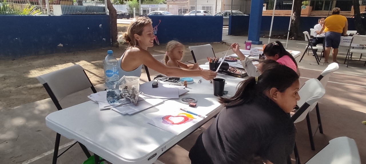 En Playa del Carmen, extranjeros estudian preparatoria abierta