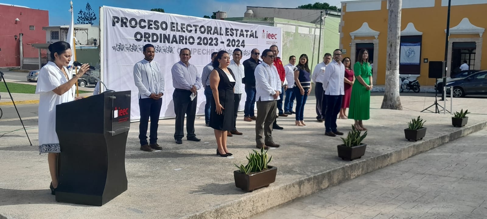 Ceremonia cívica del IEEC en el parque de San Francisco