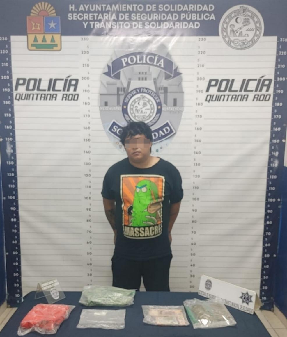 Un hombre del estado de Tamaulipas fue detenido en posesión de mariguana y cocaína en Playa del Carmen