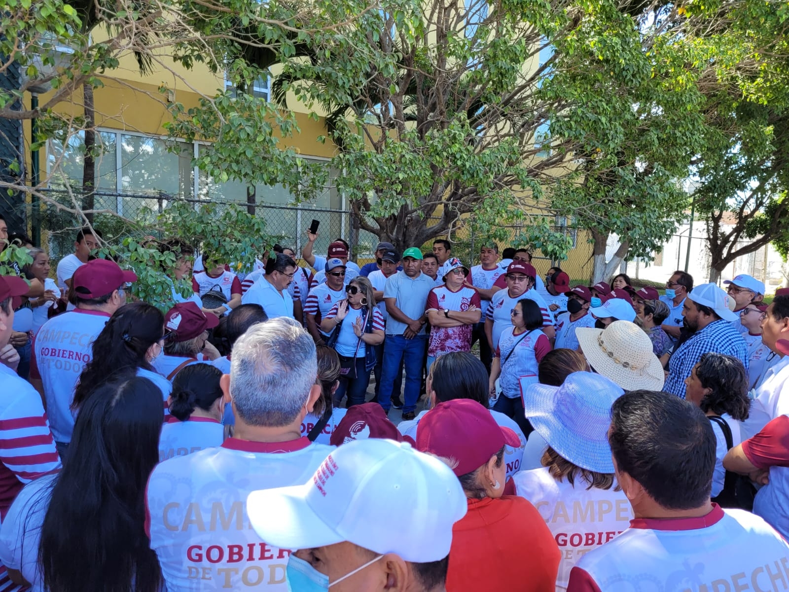 Sindicalizados del Colegio de Bachilleres se manifiestan en Campeche: EN VIVO