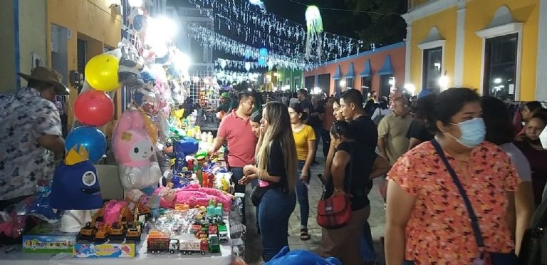 Comerciantes acusan al Alcalde de Ciudad del Carmen de fomentar el ambulantaje