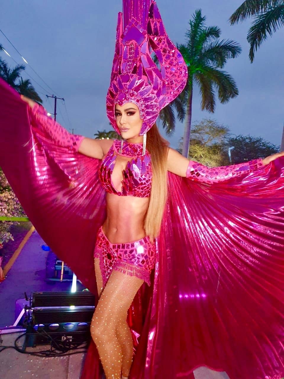 Ninel Conde será de las primeras artistas en presentarse en el Carnaval de Cancún 2023