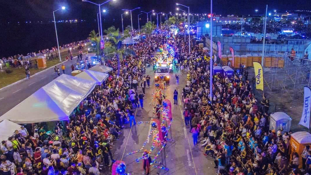 Sábado de Bando: Así es el más grande y colorido derrotero del Carnaval de Campeche