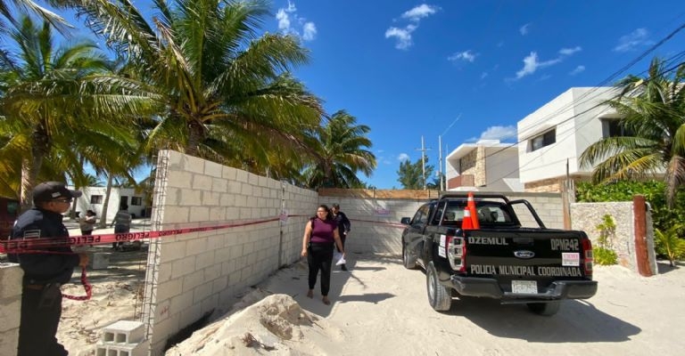 Vecinos clausuraron el muro que impide el paso en calles de San Benito, Dzemul
