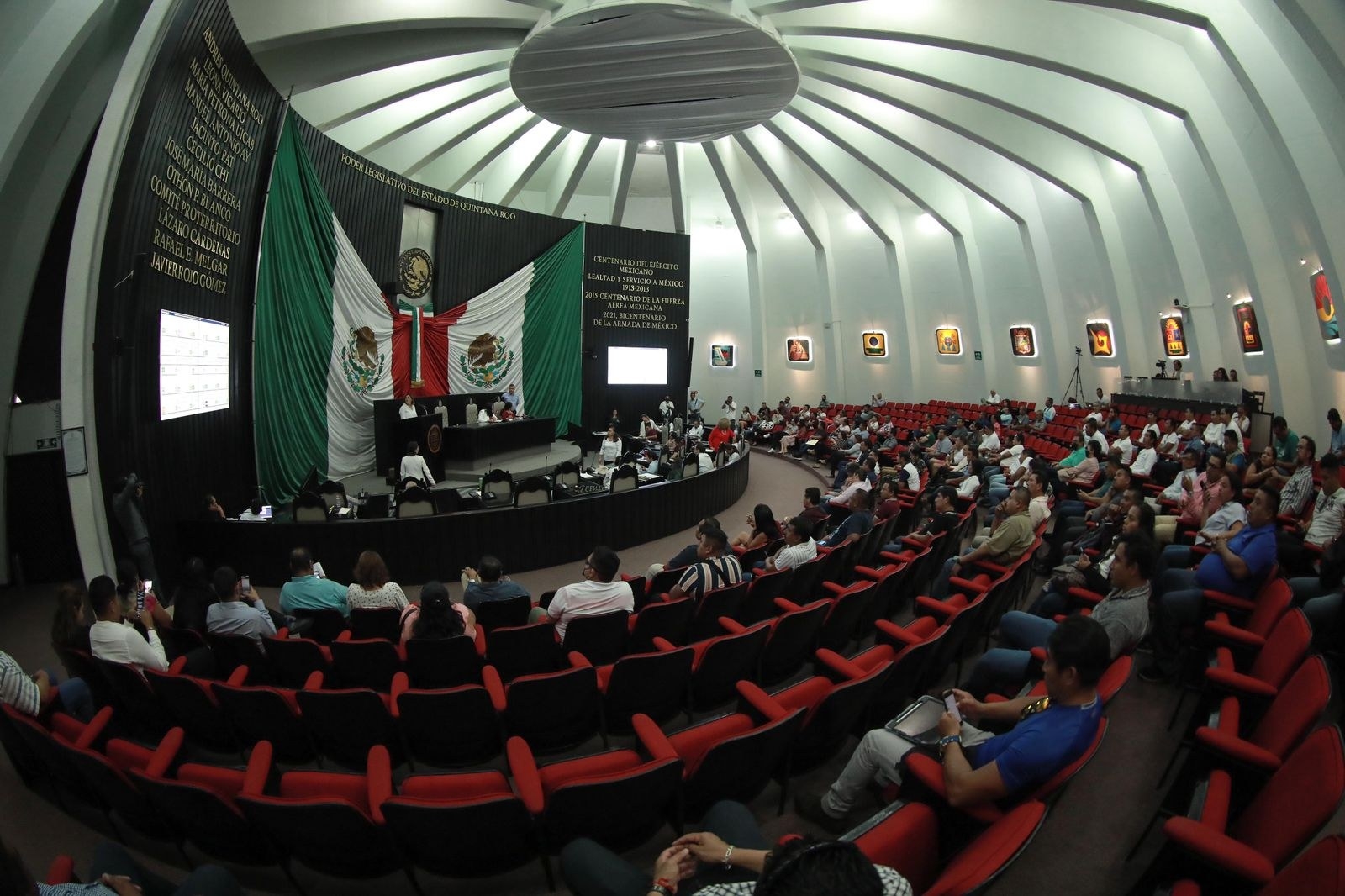 Congreso de Quintana Roo aprueba regulación de casi 8 mil mototaxis