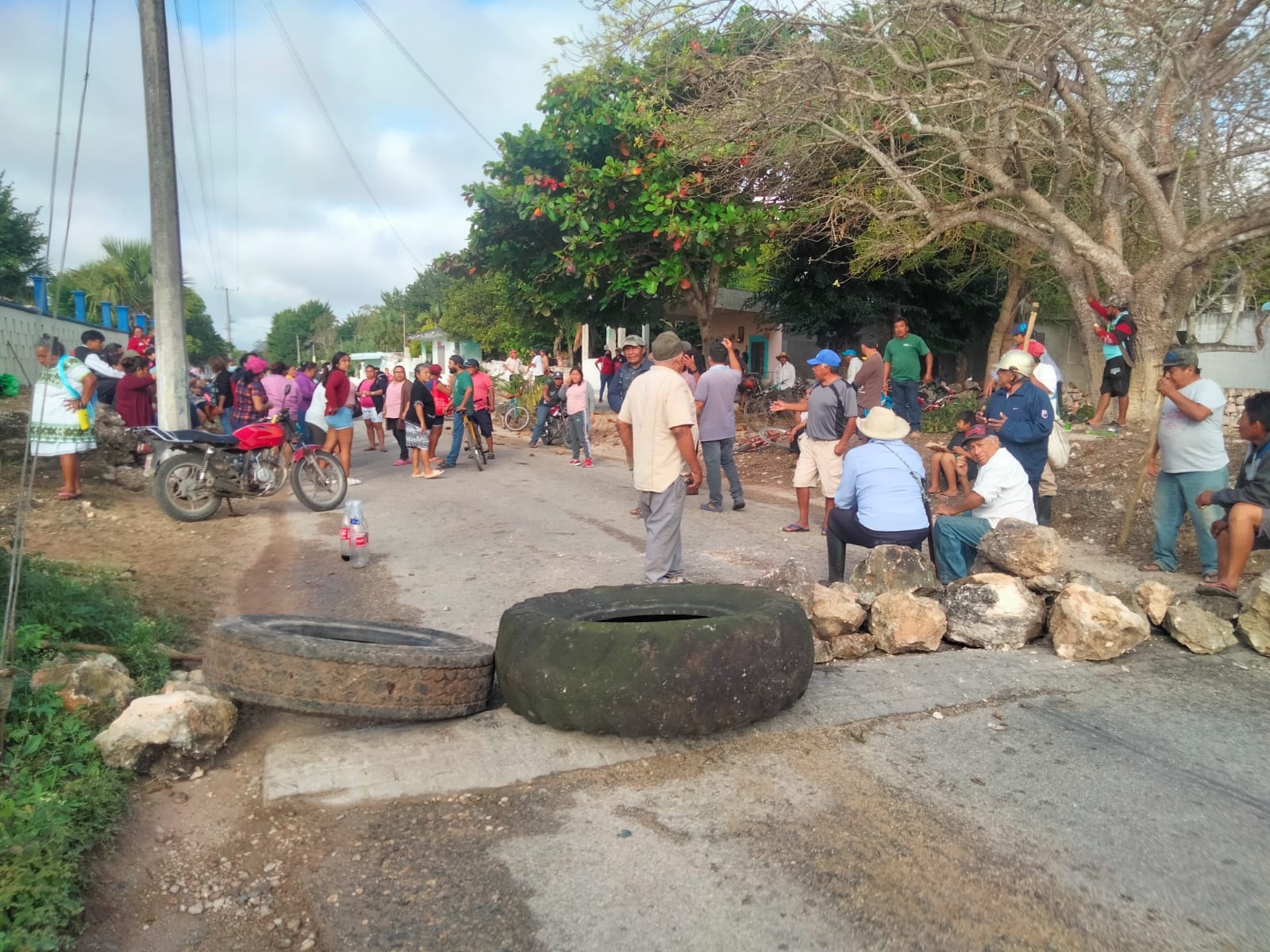Habitantes bloquearon Sitilpech para evitar el ingreso de camiones de Kekén