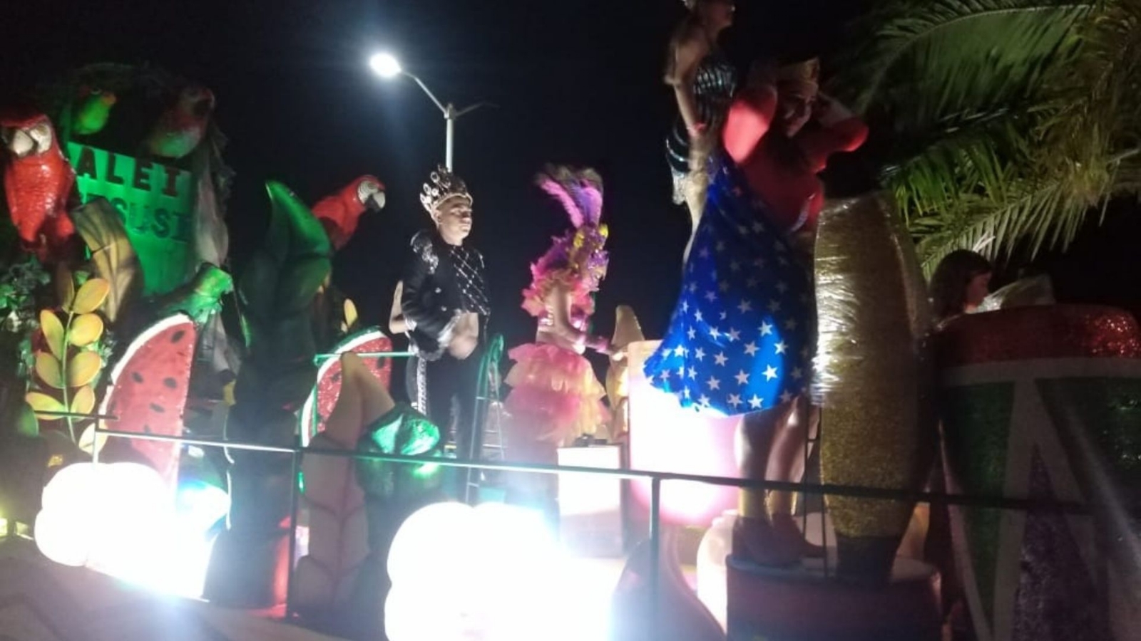 Sábado de Bando: Así se vivió la noche en el carnaval de Sabancuy