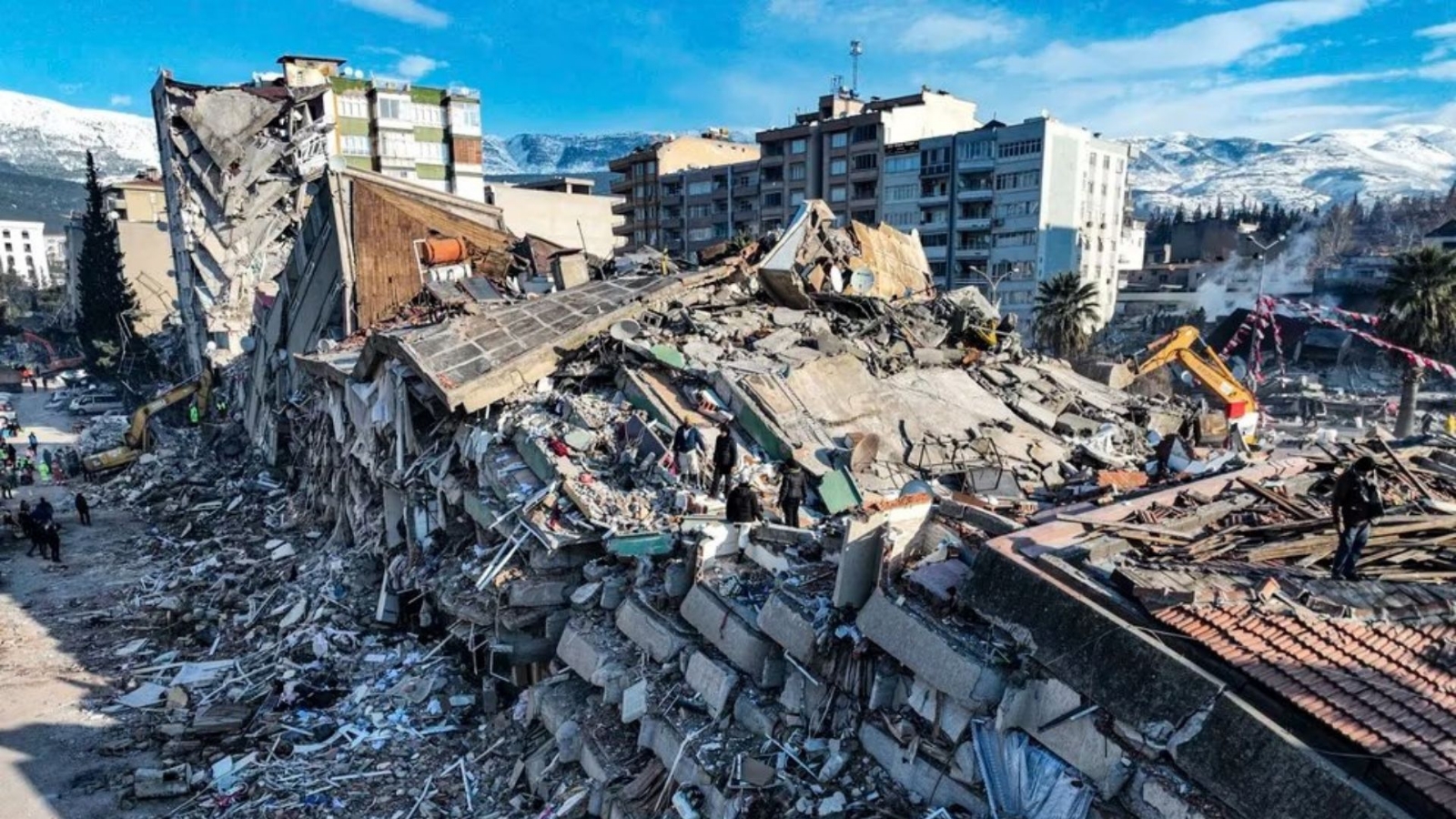 Sube a  48 mil el número de muertos de los terremotos en Turquía