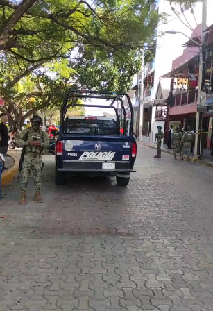 Comando armado ataca a policías municipales en Playa del Carmen