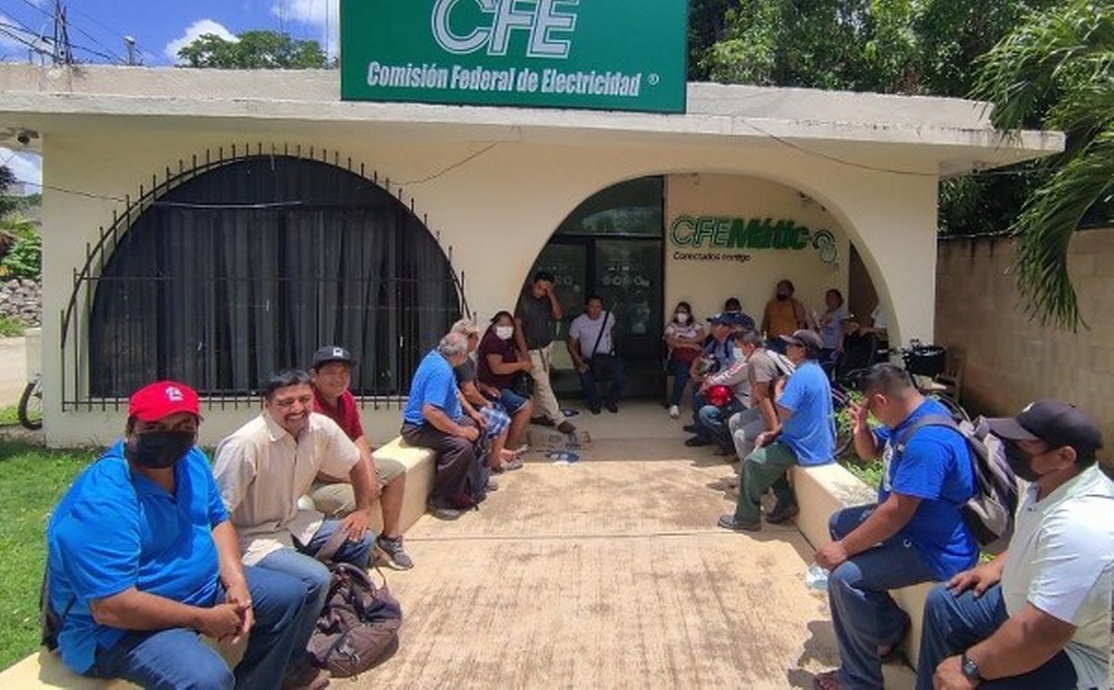 Pobladores de José María Morelos denuncian a la CFE por sobrefacturación en sus recibos