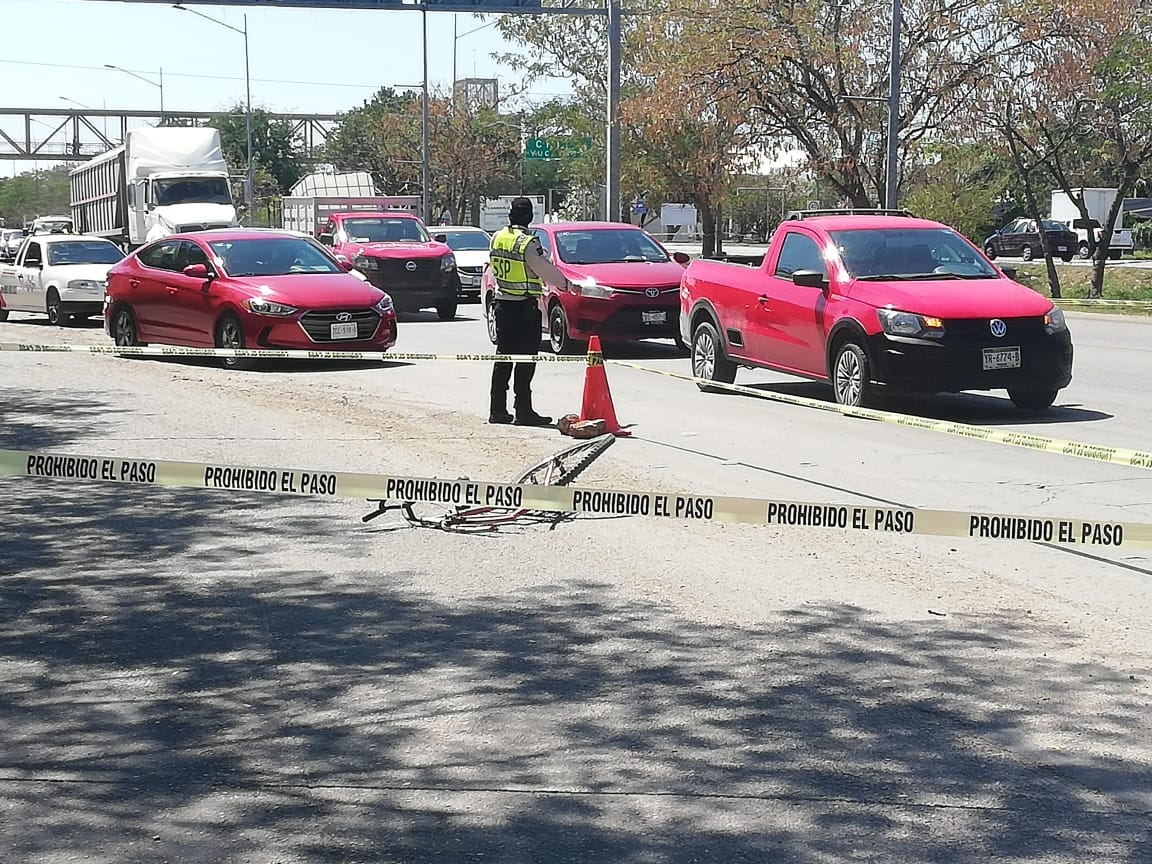 Ciclista muere atropellado en el Periférico de Mérida