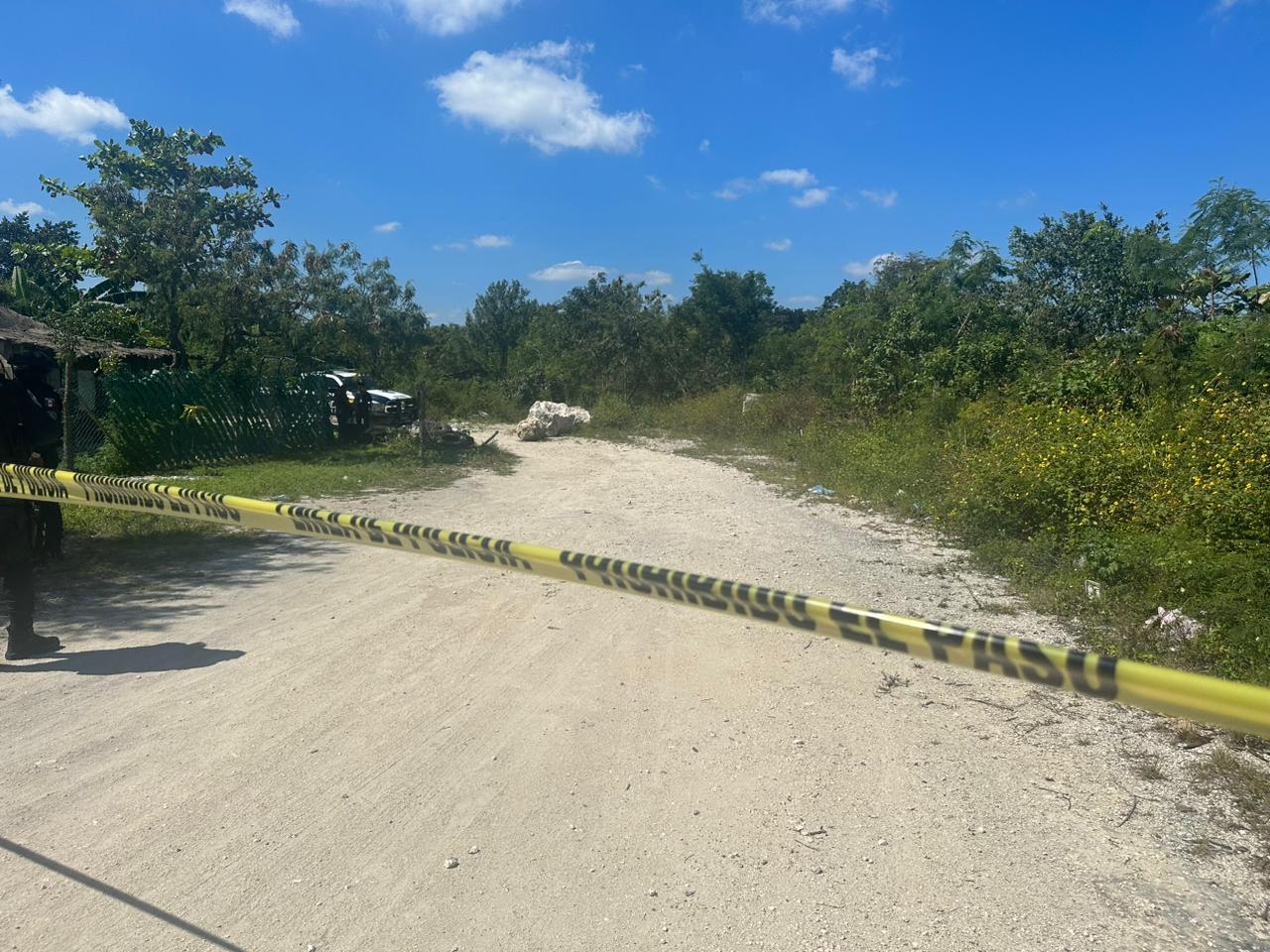 Autoridades acordonaron el área para localizar el resto del cuerpo en Cancún