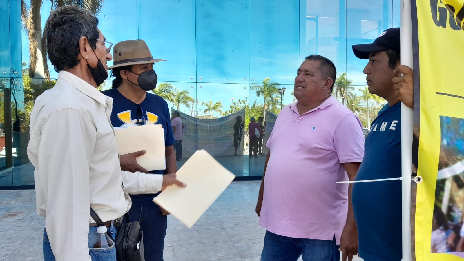 Denuncian al Alcalde de Ciudad del Carmen y a un notario por despojo de predios